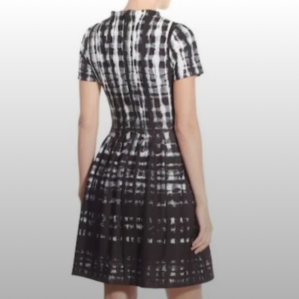 Vince Camuto Black & White Fit & Flare Short Sleeve Dress